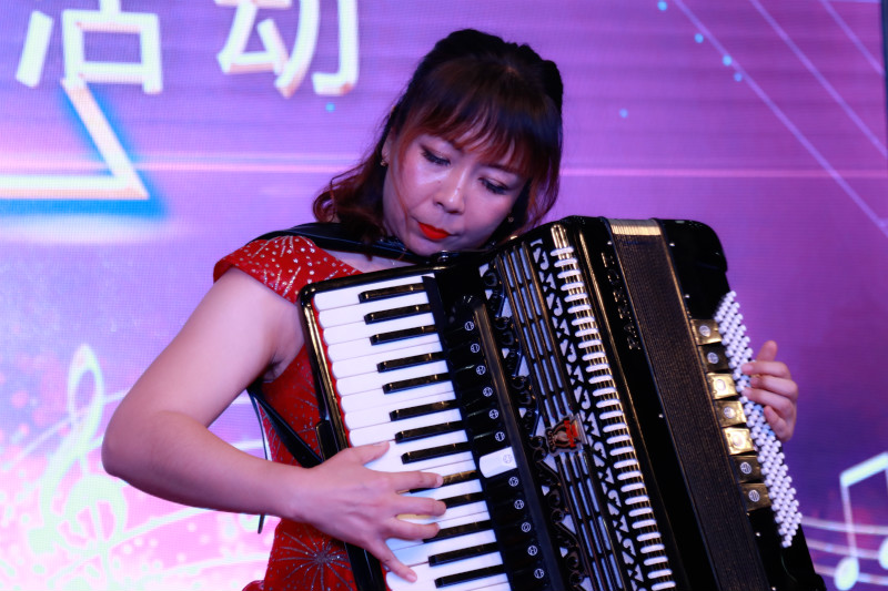 IMG_2305_meitu_13.jpg